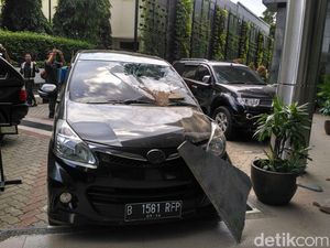 Gempa Guncang Jakarta, Plafon Kantor Bareskrim Timpa Mobil
