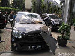 Gempa Guncang Jakarta, Plafon Kantor Bareskrim Timpa Mobil