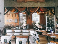 Kalau ke ​Bangkok​, Jangan Lupa Mampir ke 10 Restoran Unik Ini! (2)