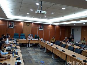 Bertemu DPRD, Jakpro Janjikan Audit Lengkap LRT Roboh dalam 2 Pekan