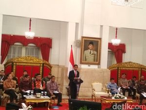 Jokowi Kesal Regulasi di Pusat dan Daerah Tak Selaras Jokowi Kesal Regulasi di Pusat dan Daerah Tak Selaras