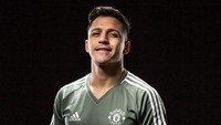 Sanchez mengaku tak bisa menolak kesempatan main di Old Trafford dan dilatih oleh Jose Mourinho. Foto: Twitter @ManUtd.