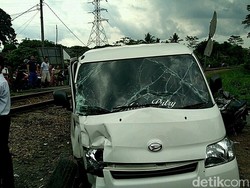 Mobil Tertabrak Kereta di Ciamis, Sopir dan Penumpang Selamat