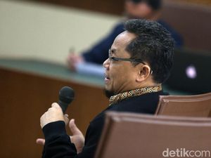 KPK Eksekusi Eks Auditor BPK Rochmadi ke Lapas Cibinong KPK Eksekusi Eks Auditor BPK Rochmadi ke Lapas Cibinong