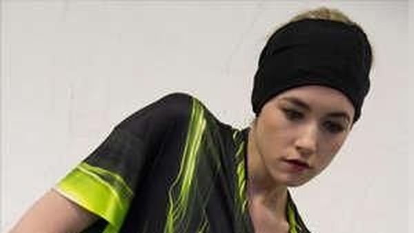 Foto: Uniknya Koleksi Busana yang Terinspirasi dari Gempa