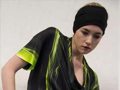 Foto: Uniknya Koleksi Busana yang Terinspirasi dari Gempa