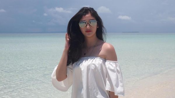 Foto: Si Cantik Ranty Maria, Salju dan Pantai
