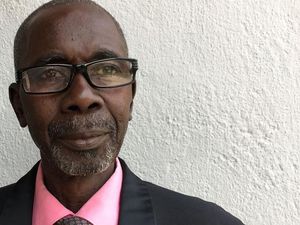 Saya Dipaksa Presiden untuk Minum Herbal Anti-HIV Buatannya