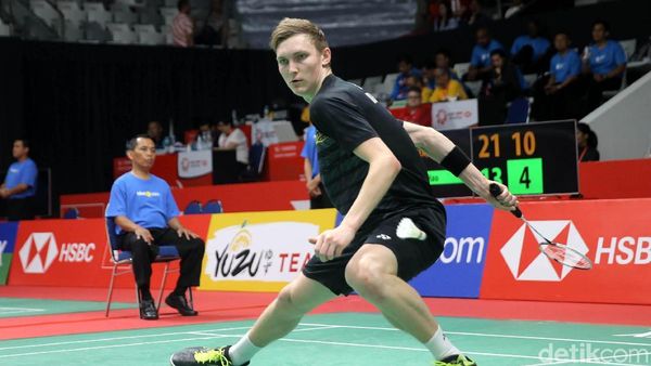 Viktor Axelsen Menang Mudah