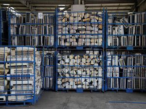 Foto: Melihat Lokasi Pembuangan Sampah Elektronik Terbesar di Dunia