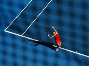 Halep Bangkit dari Start Buruk untuk Capai Semifinal