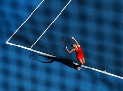 Halep Bangkit dari Start Buruk untuk Capai Semifinal