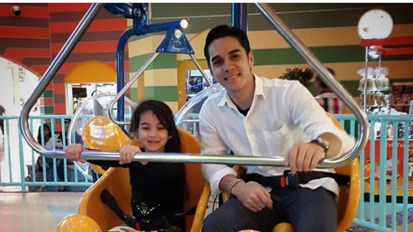 Ketika Ayah Ganteng, Rionaldo Stockhorst, Momong Anak