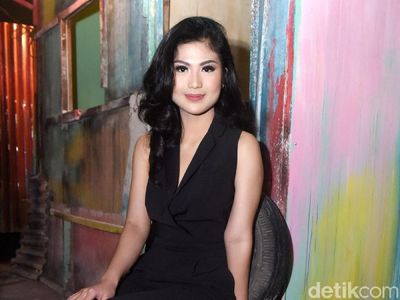 Pesona Delia Husein, Lawan Main Reza Rahadian di Benyamin: Biang Kerok