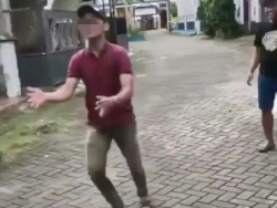 Viral Video Kucing Ditendang-tendang Bak Bola di Makassar