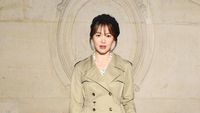 Foto: Gaya Stylish Song Hye Kyo & Song Joong Ki di Paris Fashion Week