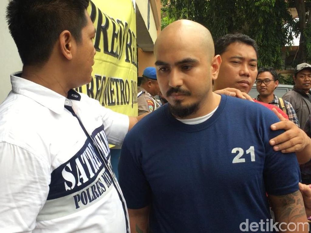 Pengemudi Cadillac yang Seret Polantas: Saya Panik dan Khilaf Pengemudi Cadillac yang Seret Polantas: Saya Panik dan Khilaf