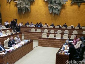 Ada Gempa Saat Raker dengan DPR, Menhub: Kapan? Enggak Kerasa