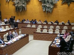 Ada Gempa Saat Raker dengan DPR, Menhub: Kapan? Enggak Kerasa