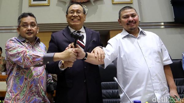 Kahar Muzakir Dilantik Jadi Ketua Komisi III