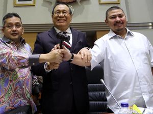 Kahar Muzakir Dilantik Jadi Ketua Komisi III