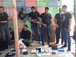 Gerebek Kampung Ambon, Polisi Sita 18 Kg Bahan Sabu Gerebek Kampung Ambon, Polisi Sita 18 Kg Bahan Sabu