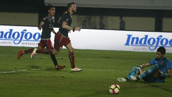 Dua Gol Simic Antar Persija Kalahkan Borneo FC