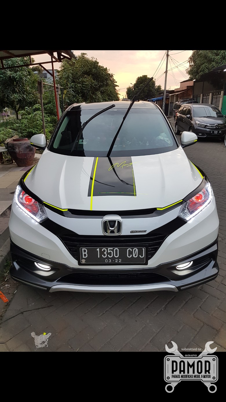 Modifikasi Cutting Sticker Honda HR V Ini Keren Juga