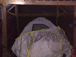 Tanggapan Pengelola Gunung Soal Tenda di Dalam Pos Pendakian