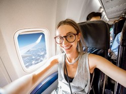 Kata Pramugari, Kenakan Pakaian Ini Biar Nyaman di Pesawat