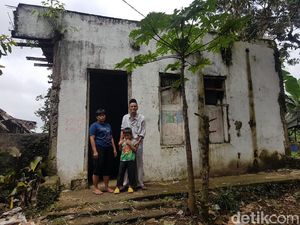 Cerita Esih Hidupi 4 Anak dan Suami Renta di Rumah Mirip Benteng