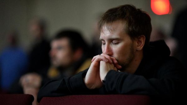 Doa dan Cahaya Lilin untuk Korban Penembakan di Kentucky AS