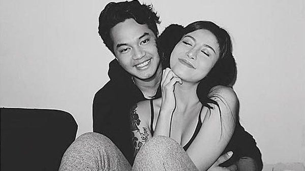 Kemesraan Awkarin dengan Putra Wakil Ketua MPR RI