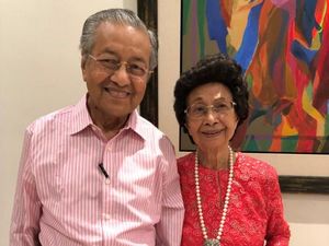 Istri Mahathir Minta Warga Tak Kirimi Hadiah, Ini Alasannya