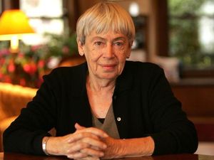 Stephen King hingga Neil Gaiman Ucapkan Duka atas Kepergian Ursula K. Le Guin