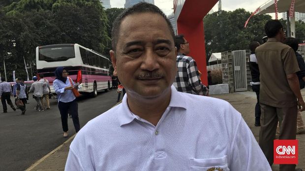 Menurut Ferdiansyah, diliburkannya kegiatan kantoran dan sekolah untuk mengurangi kemacetan saat Asian Games 2018.