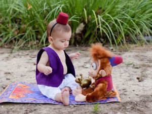 Kisah Penantian di Balik Foto Bocah Berkostum Pangeran Disney