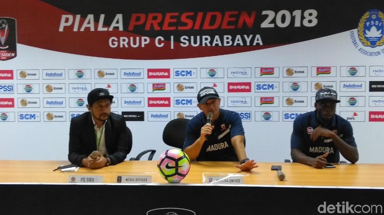 Apresiasi Pelatih untuk Pemain-Pemain Senior Madura United Apresiasi Pelatih untuk Pemain-Pemain Senior Madura United