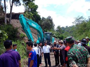 Protes Penambangan, Warga Datangi Area Tambang Pasir di Lereng Merapi