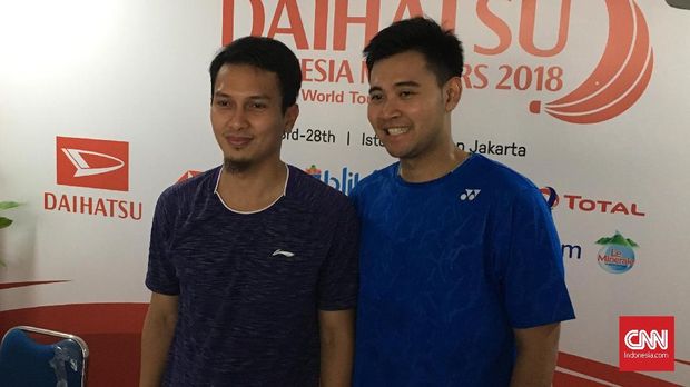 Mohamad Ahsan pernah berpasangan dengan juniornya Angga Pratama.
