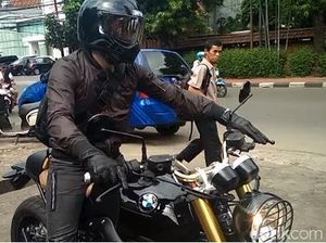 Jakarta Macet, Ariel Sekarang Lebih Suka Naik Moge