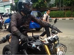 Jakarta Macet, Ariel Sekarang Lebih Suka Naik Moge