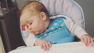 Beginilah Jadinya Saat si Kecil Ngantuk Berat