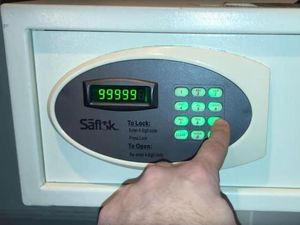 Jangan Pakai Brankas Hotel untuk Simpan Barang Berharga Jangan Pakai Brankas Hotel untuk Simpan Barang Berharga