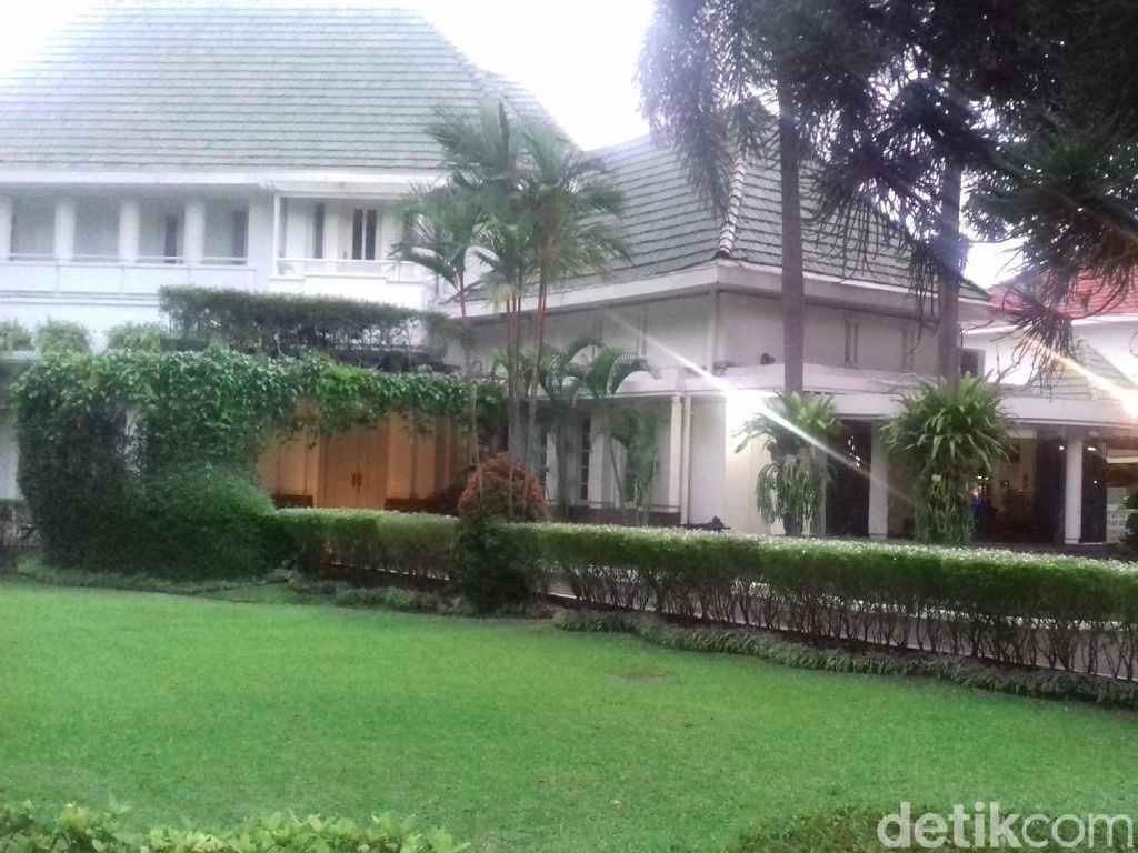 Tim Pemugaran Sebut Biaya Rp 2,4 M Renovasi Rumah Dinas Anies Tidak Besar Tim Pemugaran Sebut Biaya Rp 2,4 M Renovasi Rumah Dinas Anies Tidak Besar