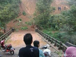 Longsor dan Banjir Terjang 6 Kecamatan di Wonogiri Longsor dan Banjir Terjang 6 Kecamatan di Wonogiri