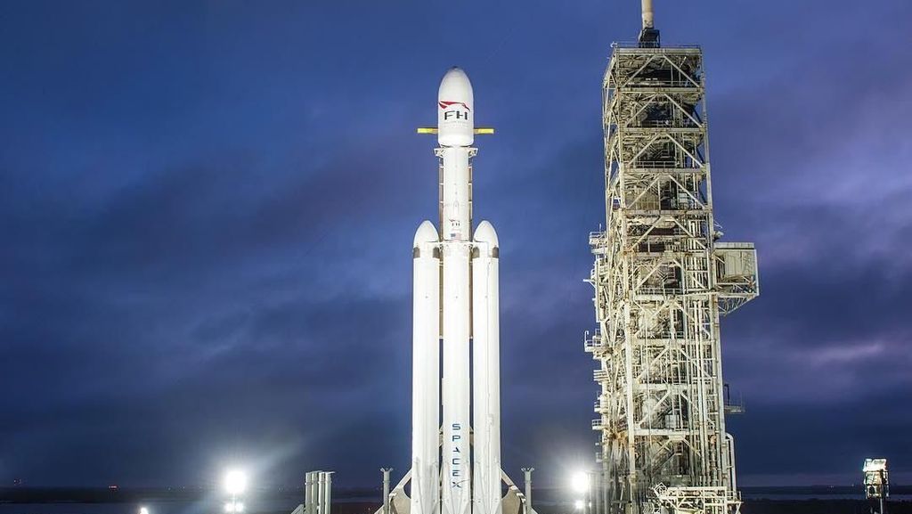 Foto: Uji Coba Falcon Heavy, Roket Terkuat di Dunia Foto: Uji Coba Falcon Heavy, Roket Terkuat di Dunia