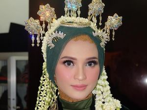 Makeup Pernikahan Istri Cantik Gubernur Kalimantan Tengah yang Jadi Sorotan Makeup Pernikahan Istri Cantik Gubernur Kalimantan Tengah yang Jadi Sorotan
