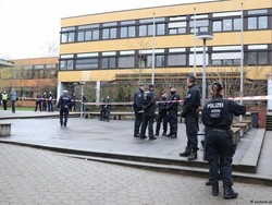 Gara-gara Melirik Ibu Teman, Pemuda 14 Tahun Ditikam di Sekolah