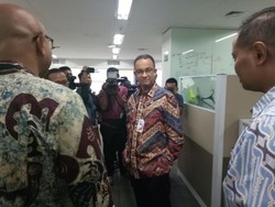 Anies Minta Pegawai MRT Selesaikan Proyek Tepat Waktu